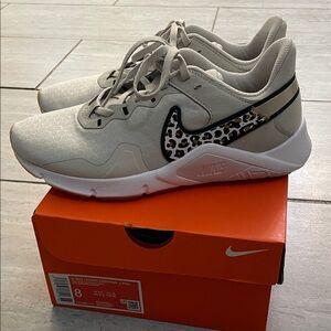 Nike Legend Essential 2 PRM